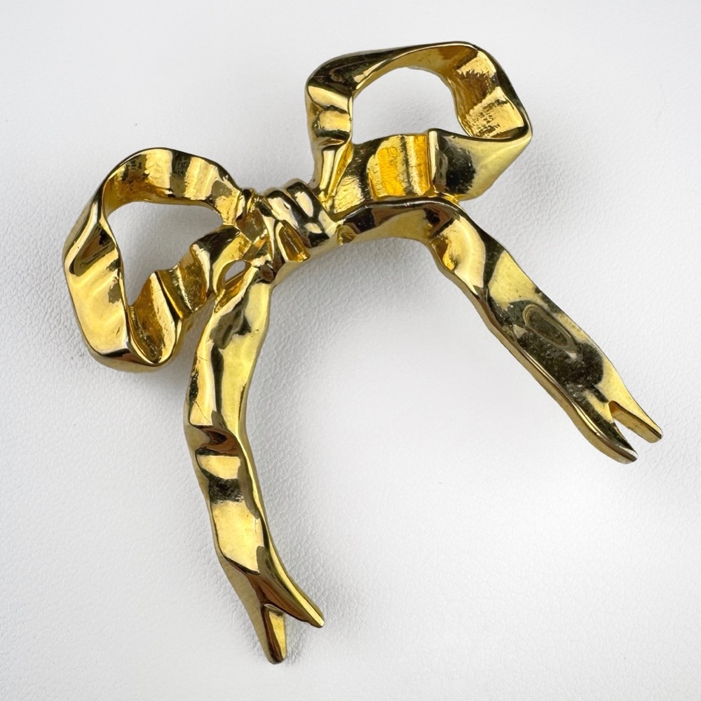 1980s - 1990s Vintage Brooch Minimal Ribbon Bow Feminine Chic